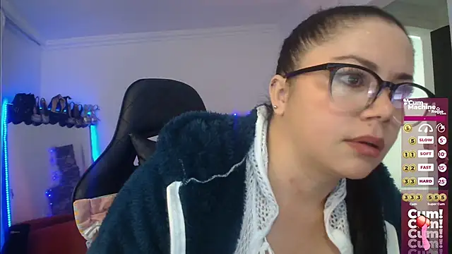 Snapshot of Madame_Shein_ chatting on 12/11/24, 12:34 Madame Shein online show from 12/11/24, 12:34