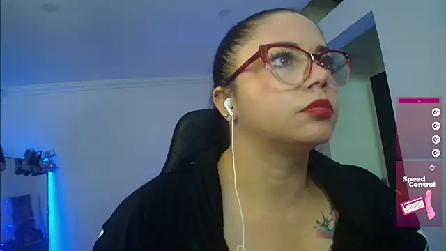 Snapshot of Madame_Shein_ chatting on 12/28/24, 02:21 Madame Shein online show from 12/28/24, 02:21