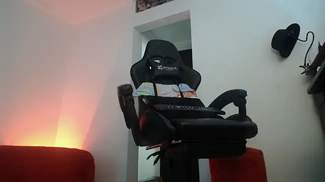 Snapshot of Madame_Shein_ chatting on 02/28/25, 03:37 Madame Shein online show from 02/28/25, 03:37