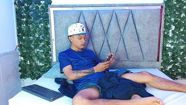 Edward Milleer online show from 12/14/24, 04:09