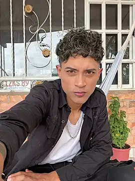 Edward Milleer online show from 01/01/25, 07:53