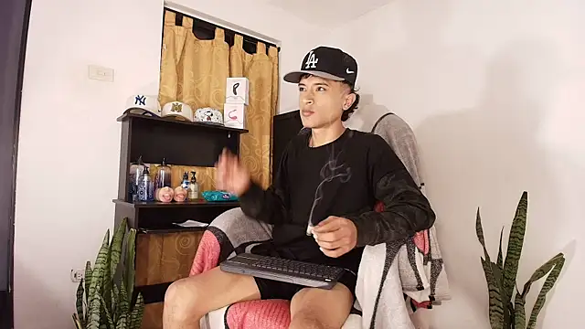 Edward Milleer online show from 10/21/25, 06:30