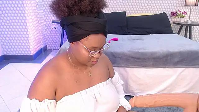 Snapshot of Makena_gh chatting on 01/09/25, 03:15 Makena gh online show from 01/09/25, 03:15