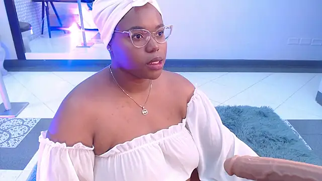 Snapshot of Makena_gh chatting on 01/23/25, 03:48 Makena gh online show from 01/23/25, 03:48