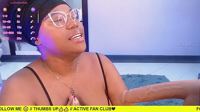 Snapshot of Makena_gh chatting on 01/27/25, 07:14 Makena gh online show from 01/27/25, 07:14