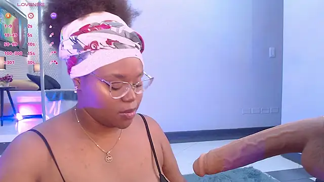 Snapshot of Makena_gh chatting on 01/29/25, 03:54 Makena gh online show from 01/29/25, 03:54