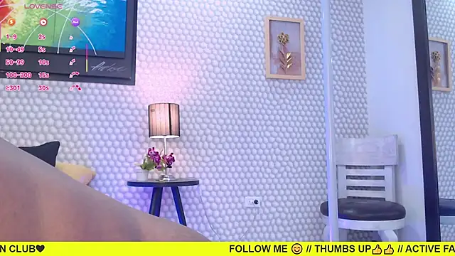 Snapshot of Makena_gh chatting on 01/29/25, 07:04 Makena gh online show from 01/29/25, 07:04