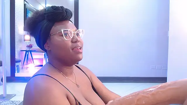 Snapshot of Makena_gh chatting on 02/03/25, 04:04 Makena gh online show from 02/03/25, 04:04