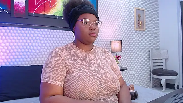 Snapshot of Makena_gh chatting on 02/16/25, 03:04 Makena gh online show from 02/16/25, 03:04