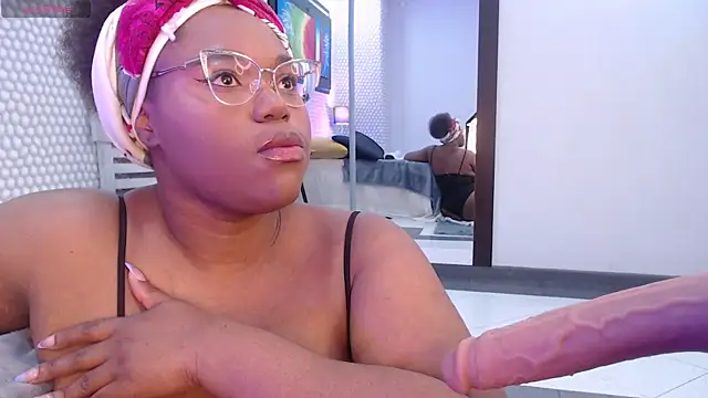 Snapshot of Makena_gh chatting on 02/28/25, 03:59 Makena gh online show from 02/28/25, 03:59