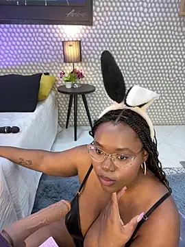 Snapshot of Makena_gh chatting on 03/14/25, 04:32 Makena gh online show from 03/14/25, 04:32