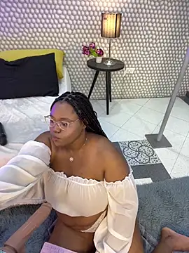 Snapshot of Makena_gh chatting on 03/16/25, 05:14 Makena gh online show from 03/16/25, 05:14