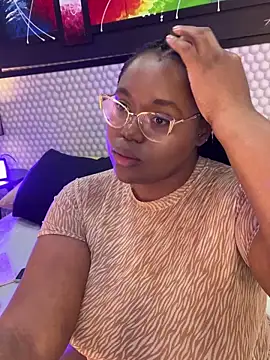 Snapshot of Makena_gh chatting on 03/20/25, 08:09 Makena gh online show from 03/20/25, 08:09