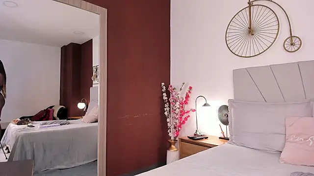 Snapshot of Makena_gh chatting on 10/22/25, 04:24 Makena gh online show from 10/22/25, 04:24