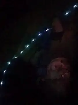 Snapshot of axelongshaft69 chatting on 10/10/25, 10:03 axelongshaft69 online show from 10/10/25, 10:03