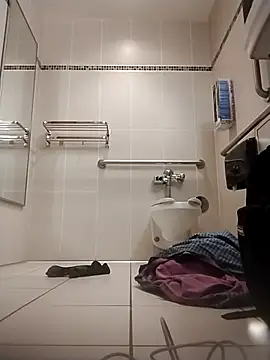 Snapshot of axelongshaft69 chatting on 12/03/25, 11:36 axelongshaft69 online show from 12/03/25, 11:36