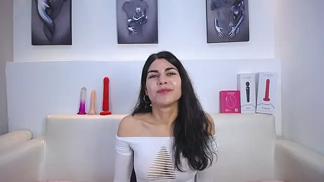 Melodi Roux online show from 11/08/25, 01:22