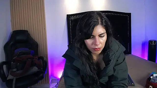 Melodi Roux online show from 04/19/26, 06:10