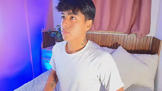 kiing azahell online show from 04/18/26, 11:16