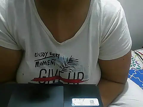 Snapshot of Queen_of_boobs01 chatting on 01/15/25, 07:55 Queen of boobs01 online show from 01/15/25, 07:55