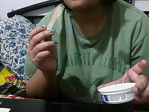 Snapshot of Queen_of_boobs01 chatting on 01/21/25, 06:12 Queen of boobs01 online show from 01/21/25, 06:12