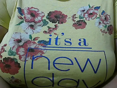 Snapshot of Queen_of_boobs01 chatting on 02/14/25, 05:14 Queen of boobs01 online show from 02/14/25, 05:14