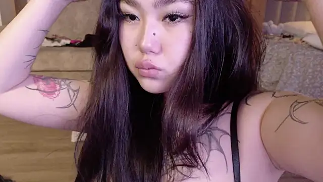 Snapshot of Yuriko_May chatting on 10/03/25, 04:15 Yuriko May online show from 10/03/25, 04:15