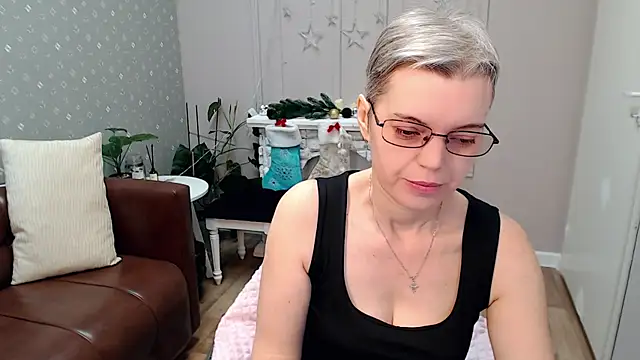 Cutie Erikaa1 online show from 01/08/26, 02:36