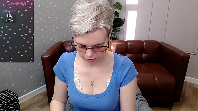 Cutie Erikaa1 online show from 05/01/26, 02:16