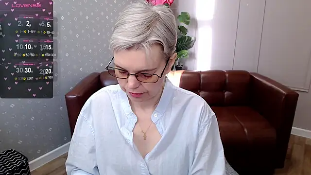 Cutie Erikaa1 online show from 05/03/26, 02:17