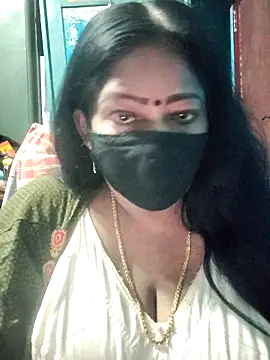 Snapshot of maniisha chatting on 06/03/26, 04:01 maniisha online show from 06/03/26, 04:01