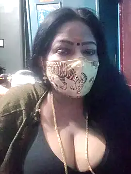 Snapshot of maniisha chatting on 07/08/26, 04:11 maniisha online show from 07/08/26, 04:11