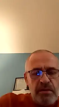 Snapshot of geilerschwanz64 chatting on 12/12/24, 11:47 geilerschwanz64 online show from 12/12/24, 11:47