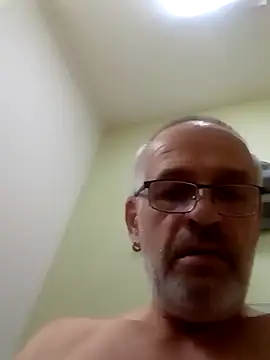 Snapshot of geilerschwanz64 chatting on 12/24/24, 01:38 geilerschwanz64 online show from 12/24/24, 01:38