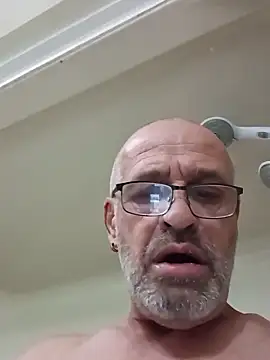 Snapshot of geilerschwanz64 chatting on 01/08/25, 10:16 geilerschwanz64 online show from 01/08/25, 10:16
