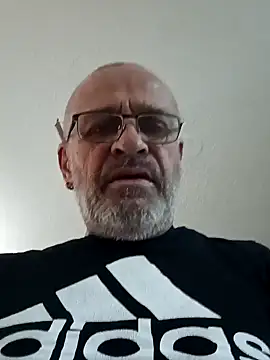 Snapshot of geilerschwanz64 chatting on 01/16/25, 09:19 geilerschwanz64 online show from 01/16/25, 09:19