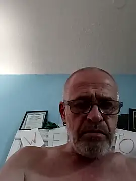 Snapshot of geilerschwanz64 chatting on 02/06/25, 06:24 geilerschwanz64 online show from 02/06/25, 06:24