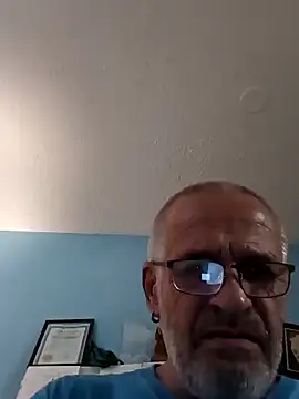 Snapshot of geilerschwanz64 chatting on 02/12/25, 02:03 geilerschwanz64 online show from 02/12/25, 02:03