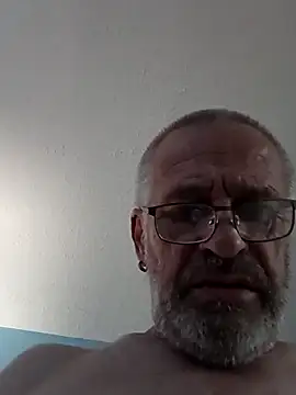 Snapshot of geilerschwanz64 chatting on 03/22/25, 01:54 geilerschwanz64 online show from 03/22/25, 01:54