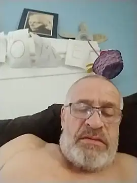 Snapshot of geilerschwanz64 chatting on 10/03/25, 03:03 geilerschwanz64 online show from 10/03/25, 03:03