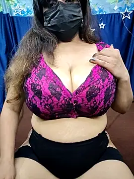 Snapshot of XXHOTSEX69 chatting on 09/18/25, 07:54 XXHOTSEX69 online show from 09/18/25, 07:54