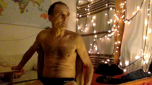 Snapshot of TowaFreespirit chatting on 12/02/24, 11:29 TowaFreespirit online show from 12/02/24, 11:29