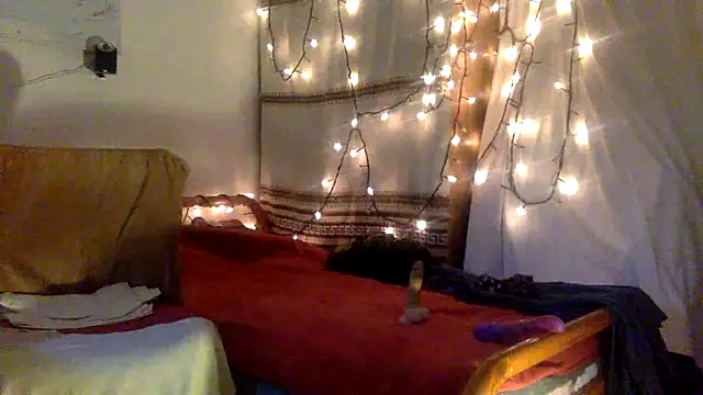 Snapshot of TowaFreespirit chatting on 12/08/24, 10:57 TowaFreespirit online show from 12/08/24, 10:57