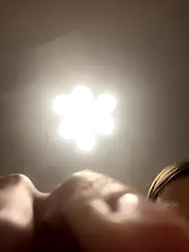 Janet Welder online show from 12/14/25, 09:41