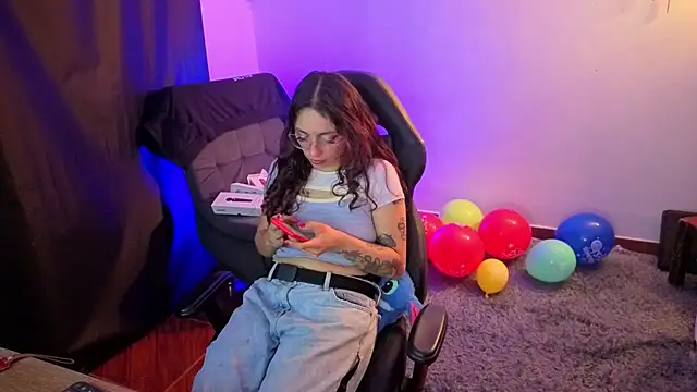 katianzayn online show from 09/18/25, 05:20