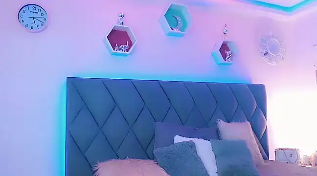 Hallyhott online show from 12/08/24, 12:41