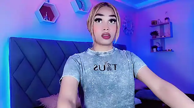 Hallyhott online show from 12/16/24, 01:11