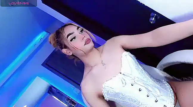 Hallyhott online show from 12/17/24, 11:49