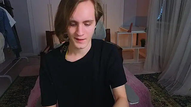 Snapshot of nikompell chatting on 02/22/25, 03:12 nikompell online show from 02/22/25, 03:12