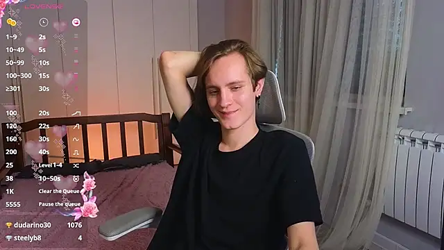 Snapshot of nikompell chatting on 02/22/25, 06:17 nikompell online show from 02/22/25, 06:17